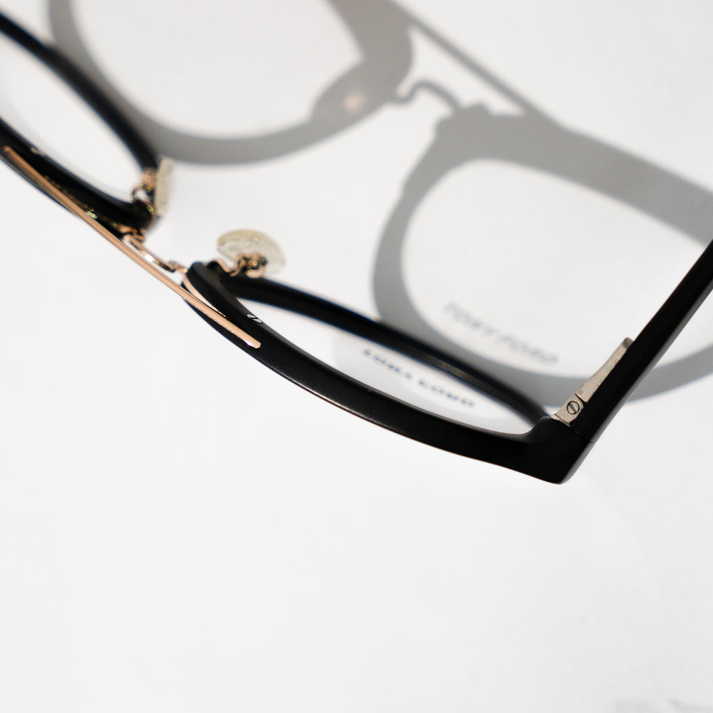 Monture Optique Unisexe – Élégance Noire Intemporelle