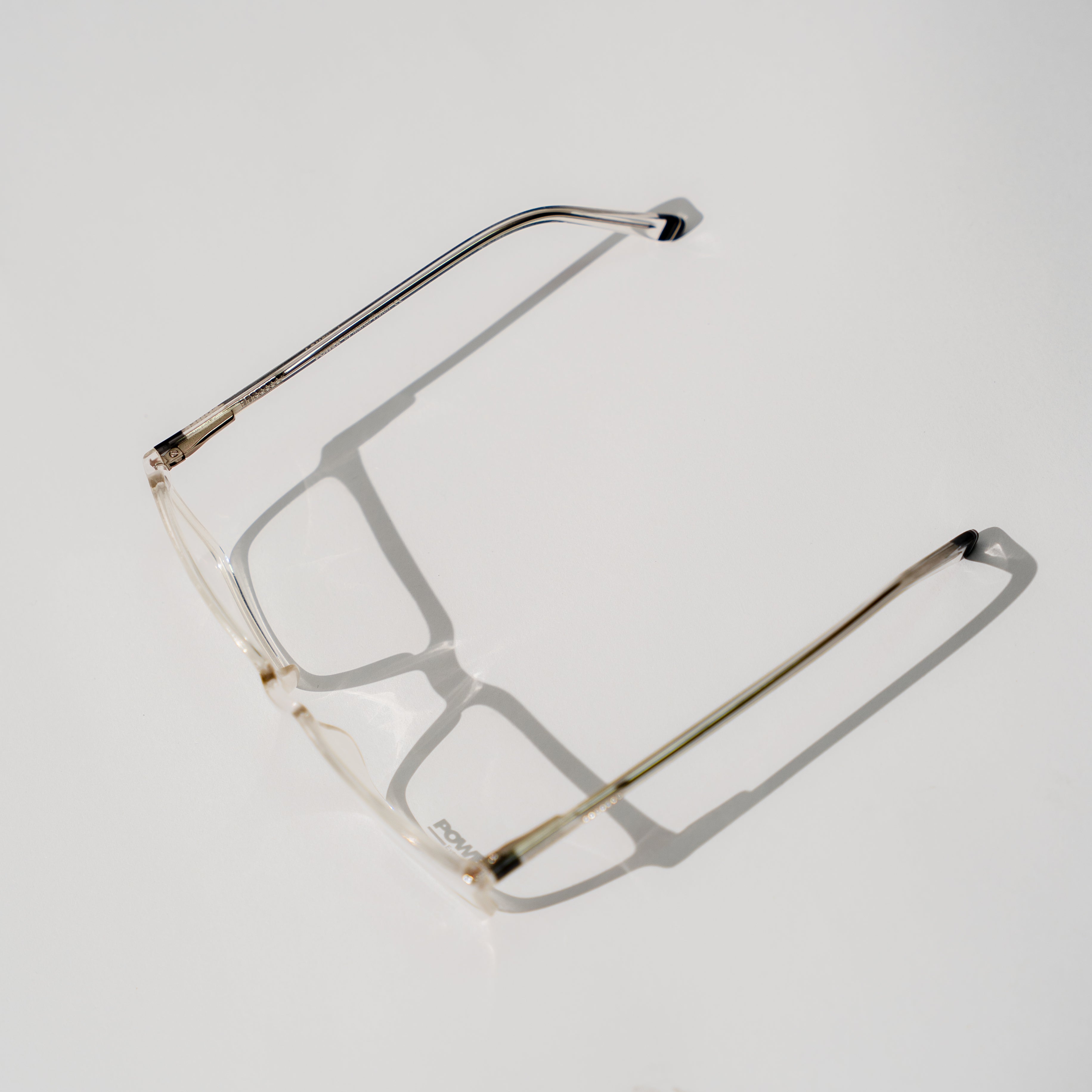 Monture optique de créateur, de la marque Power ,en acétate, transparente