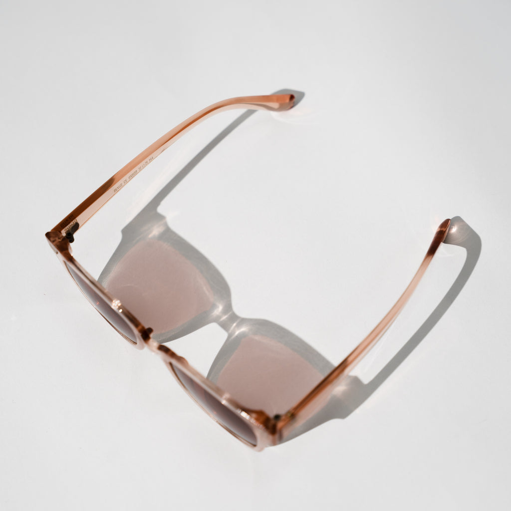 Monture solaire de créateur de la marque So