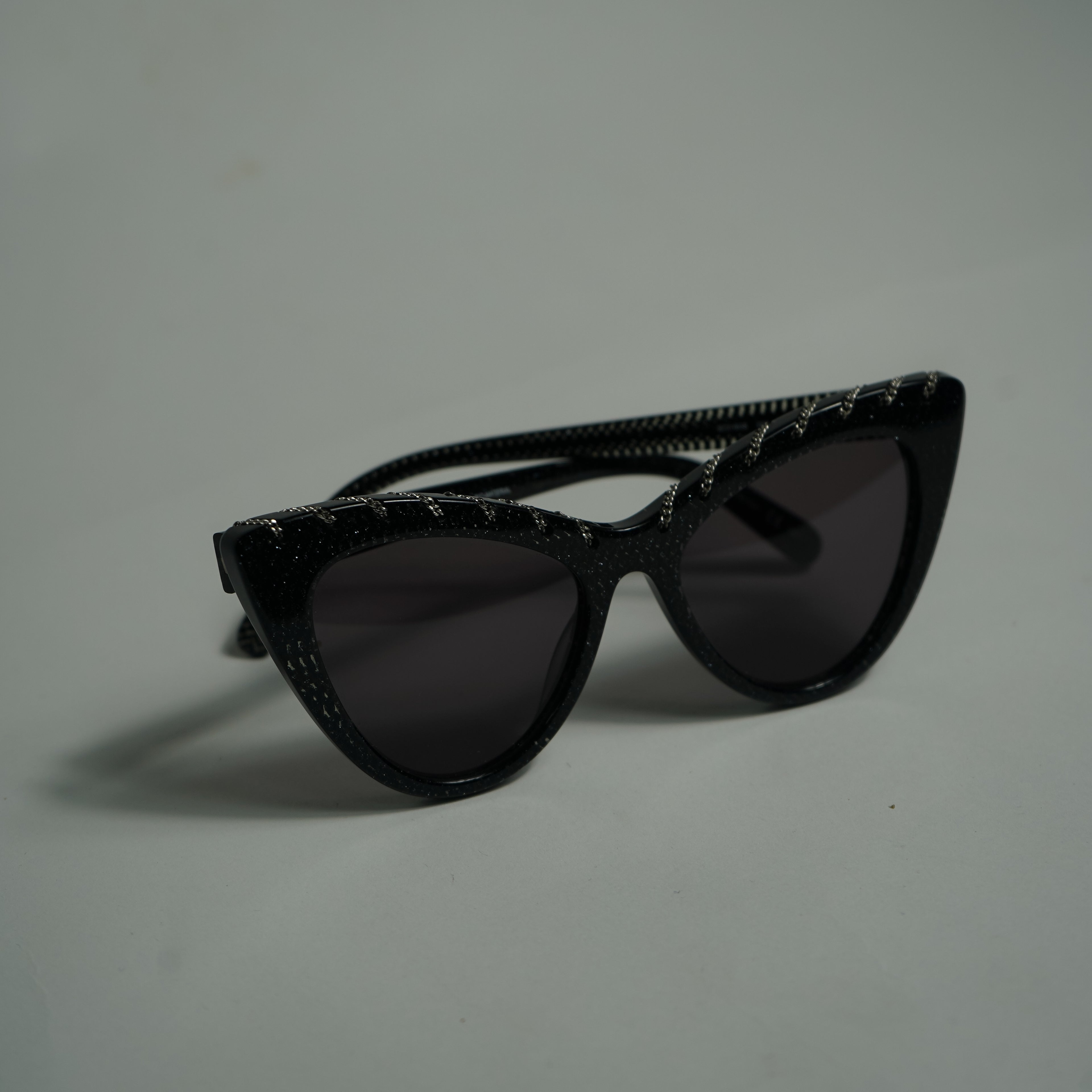 Monture solaire de la marque STELLA McCartney