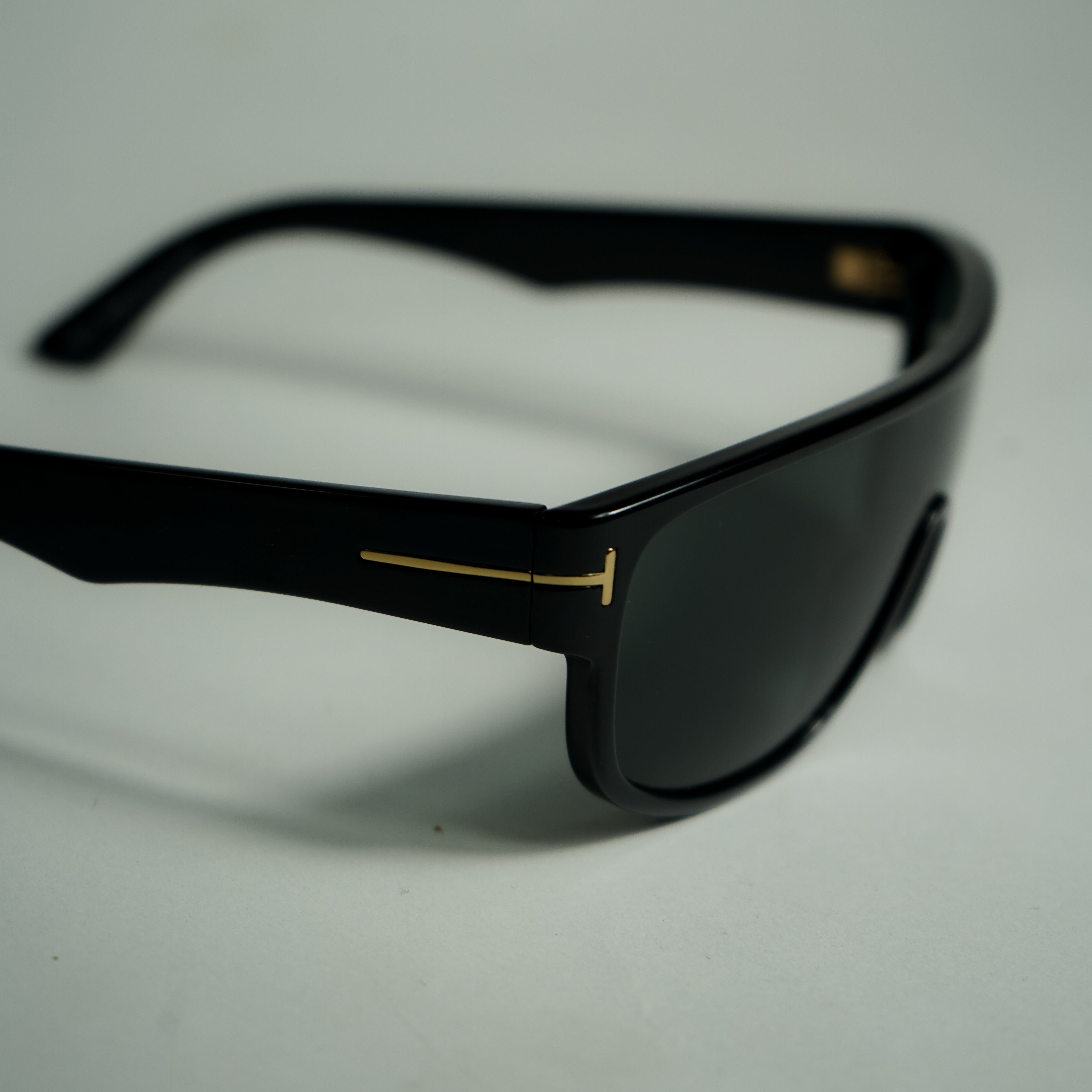 Monture solaire de la marque TOM FORD